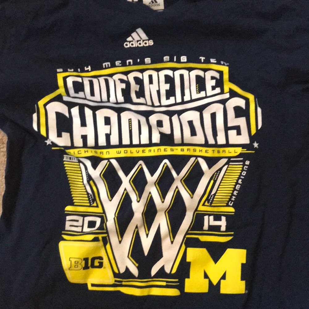 Michigan basketball shirt